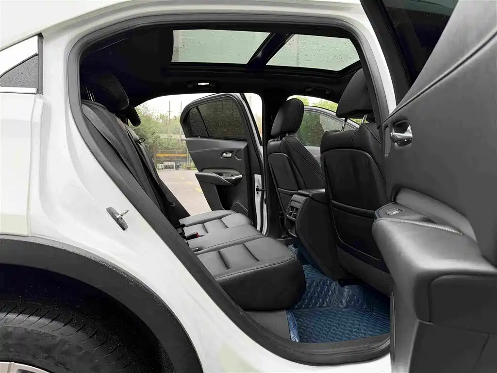 Cadillac XT4 — миниатюра 20