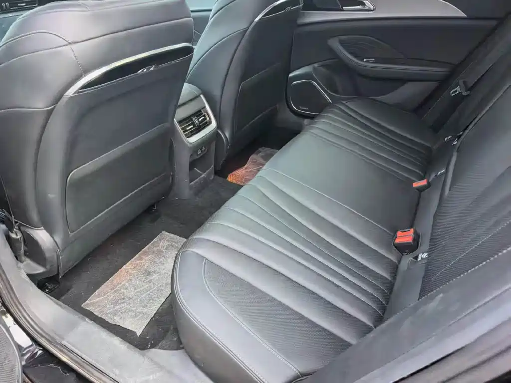 Hongqi Hongqi H5 — миниатюра 6