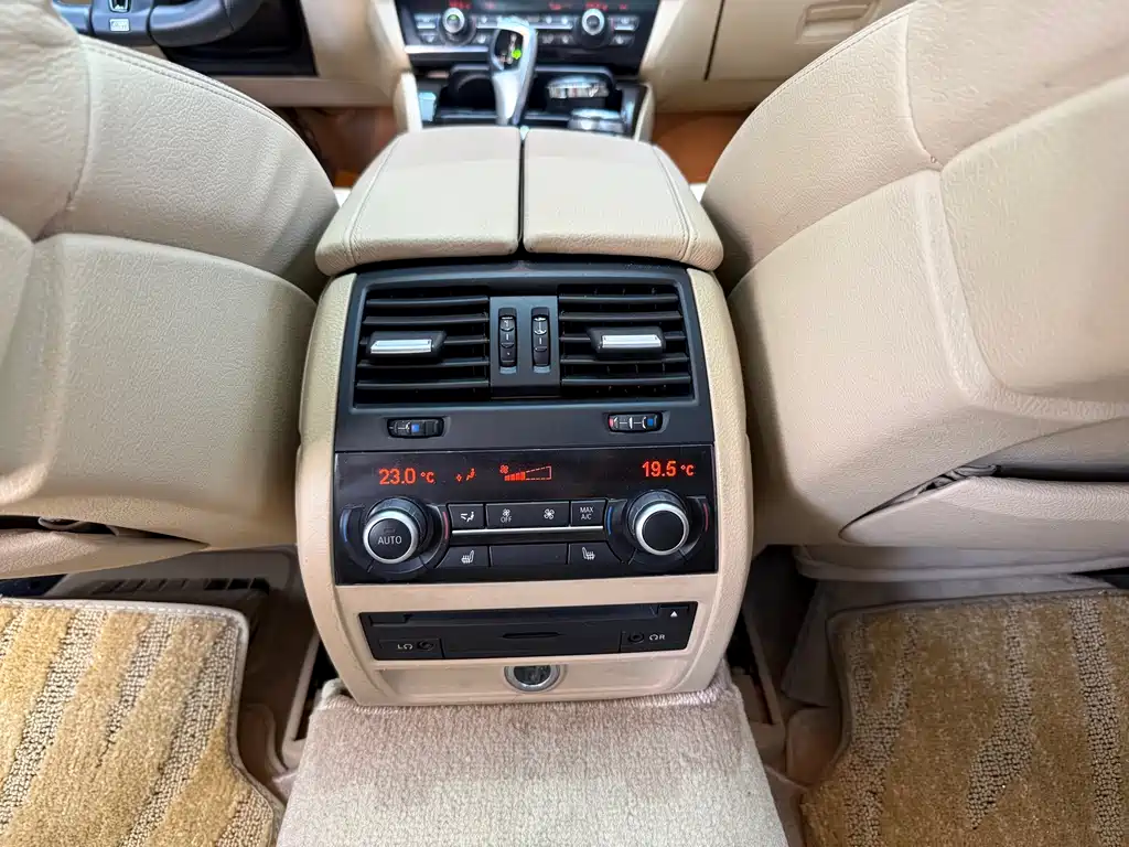 BMW 5 Series — миниатюра 16
