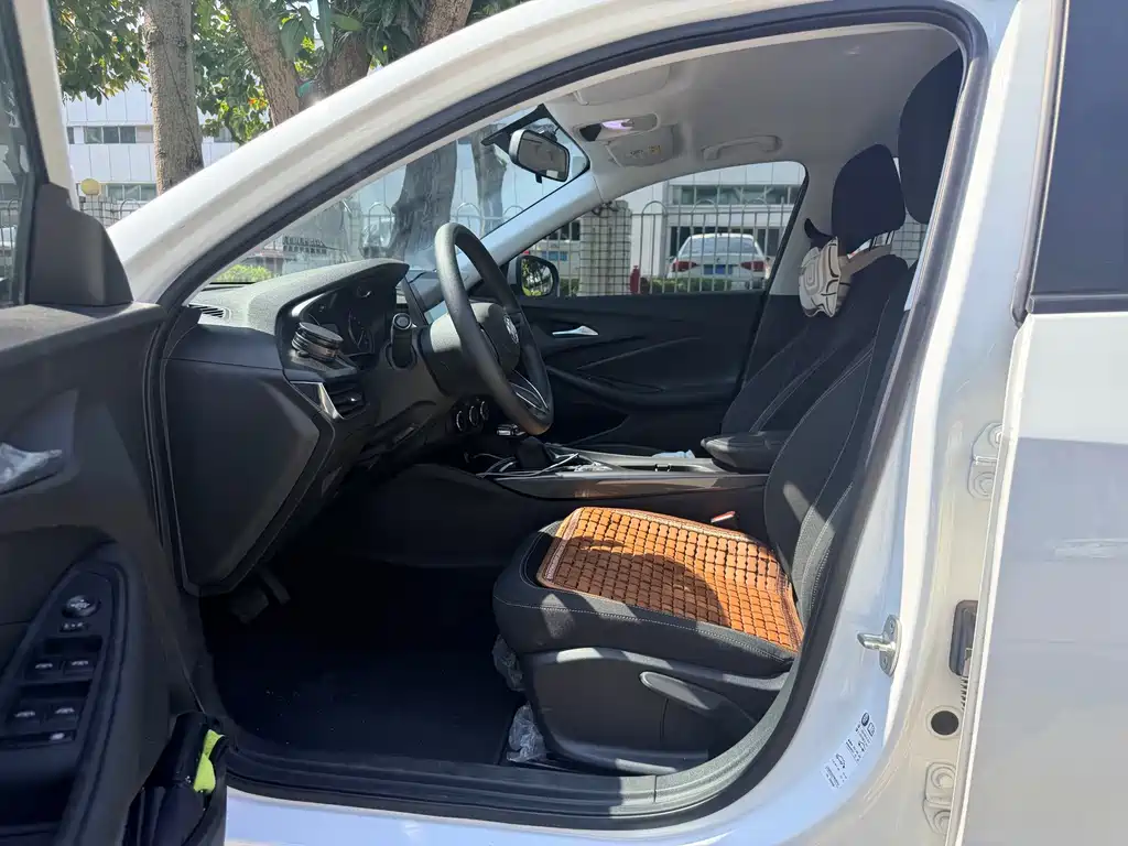 Buick Verano — миниатюра 2