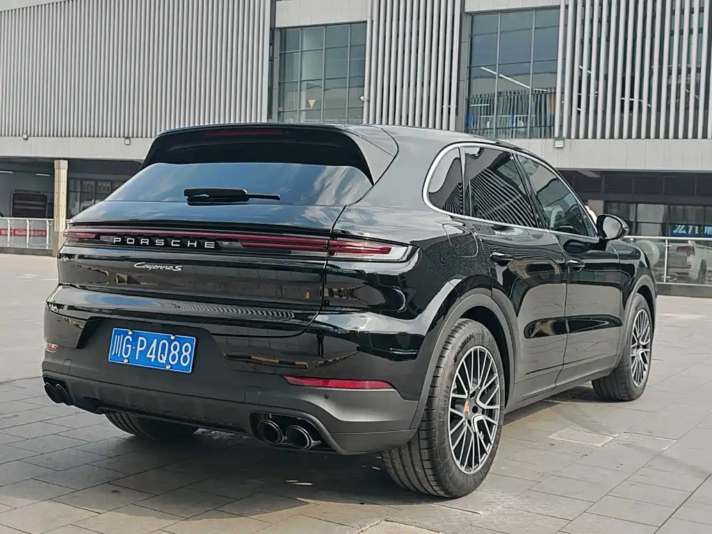 PORSCHE CAYENNE