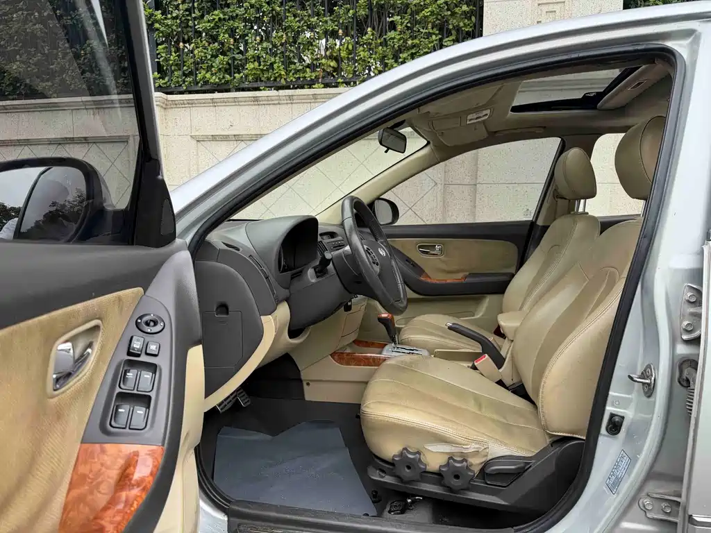 Hyundai Elantra — миниатюра 6