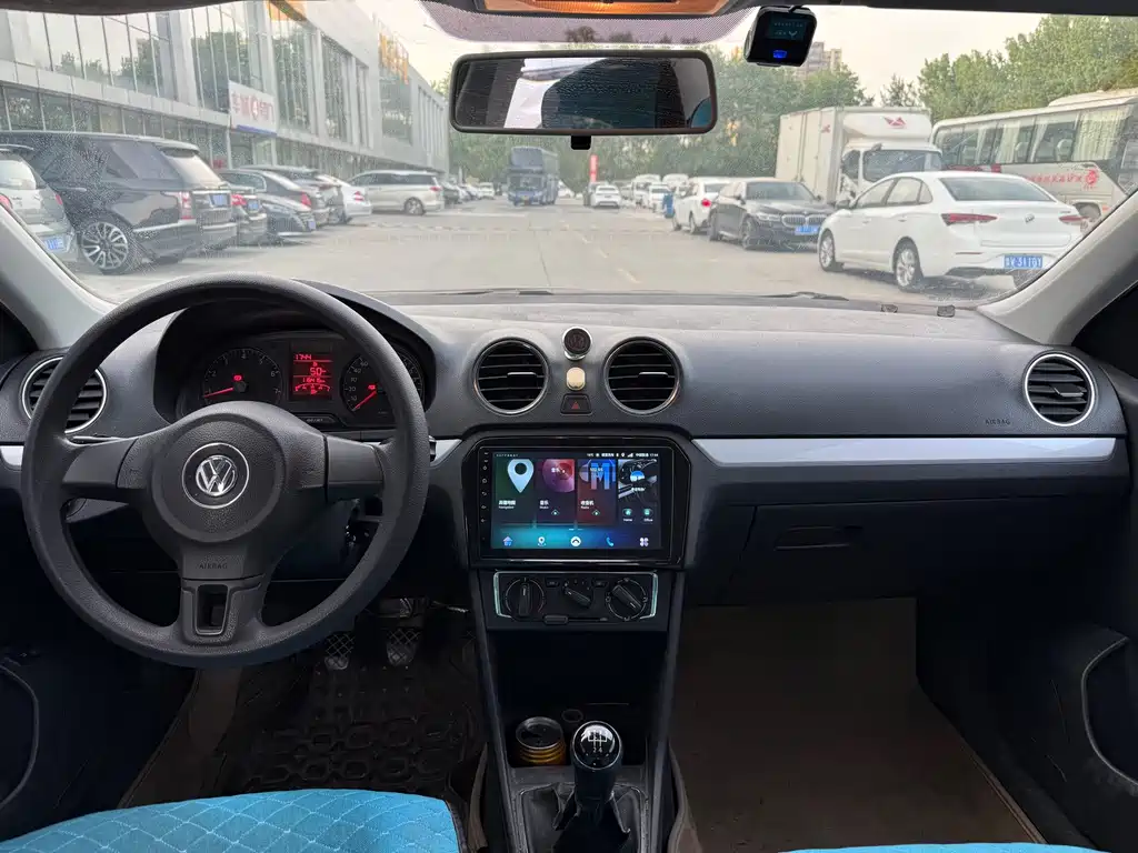 Volkswagen Jetta — миниатюра 8