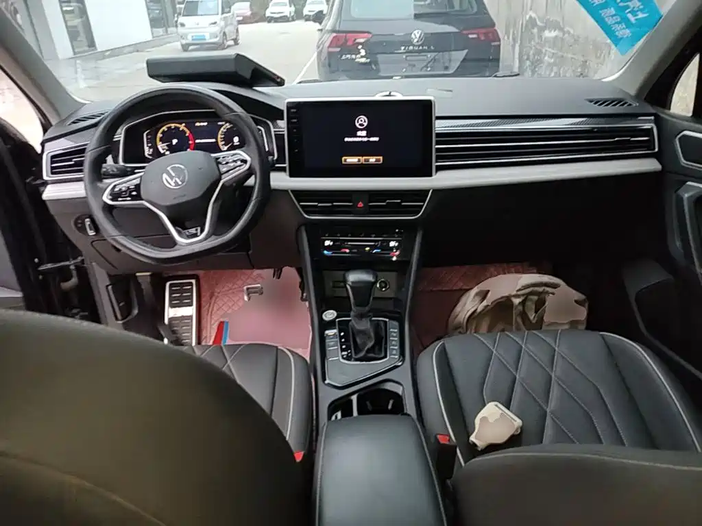 Volkswagen Tiguan L — миниатюра 10