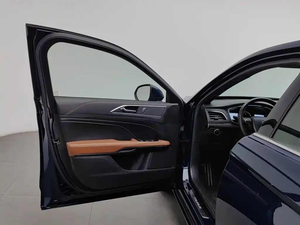 Ford Taurus — миниатюра 8