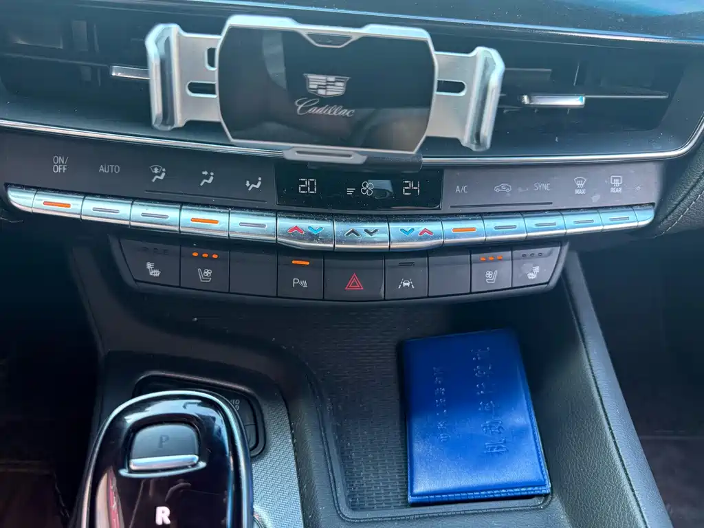 Cadillac CT5 — миниатюра 8