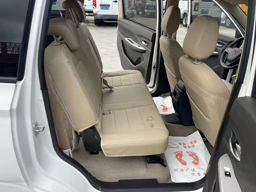 Wuling Hongguang — миниатюра 7