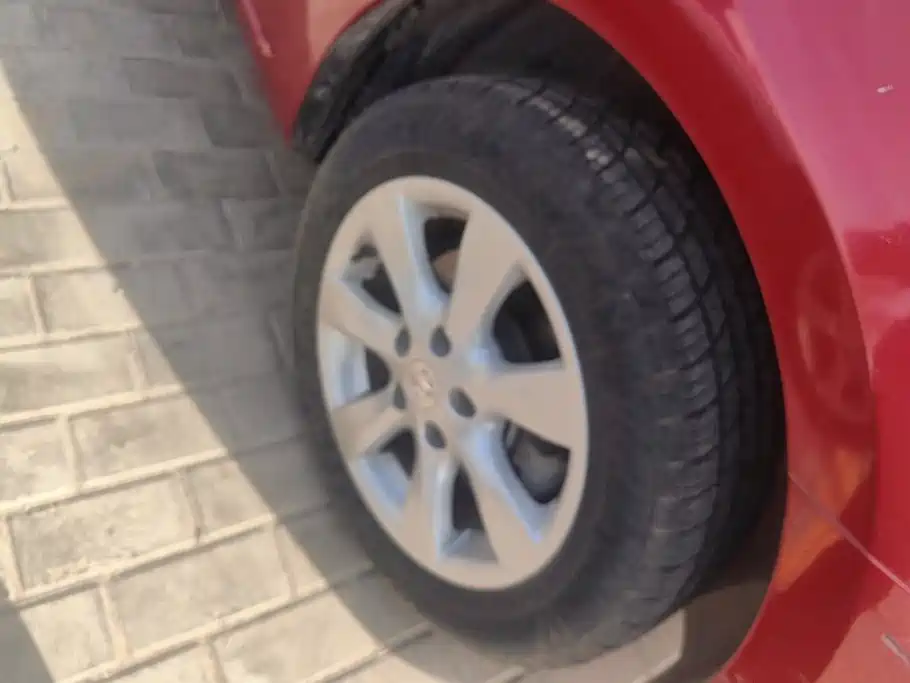 Nissan Tiida — миниатюра 6