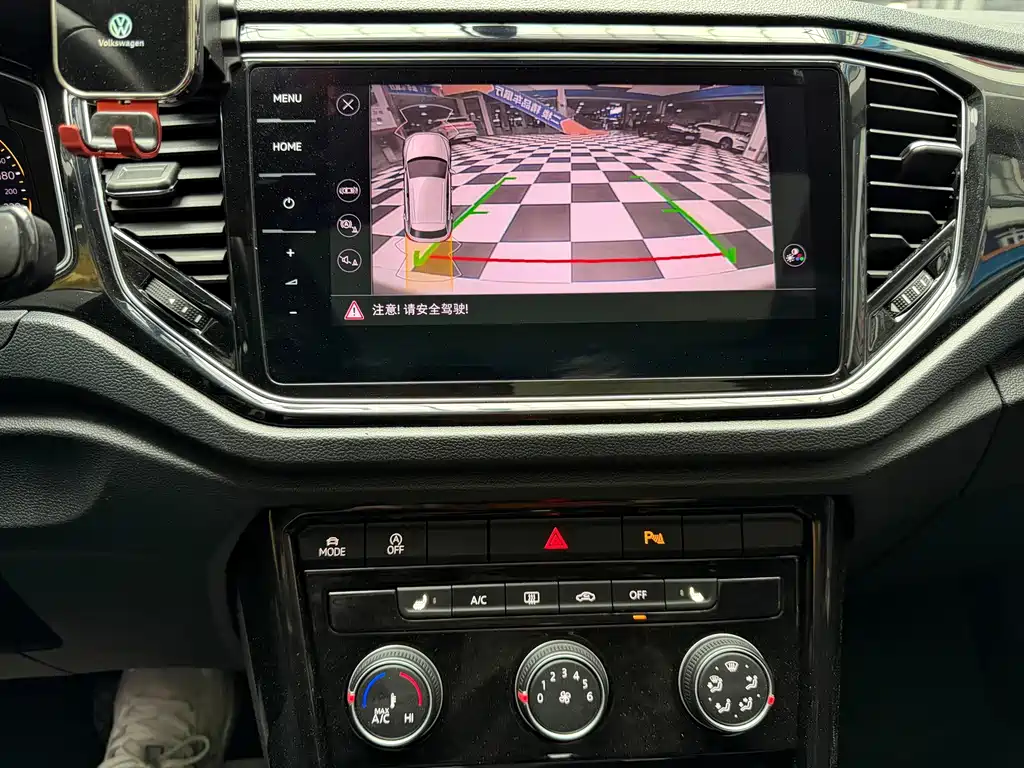Volkswagen T-Roc — миниатюра 10