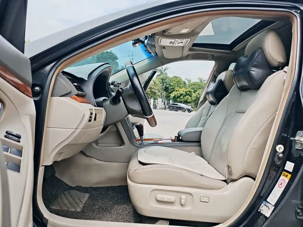 Toyota Camry — миниатюра 15