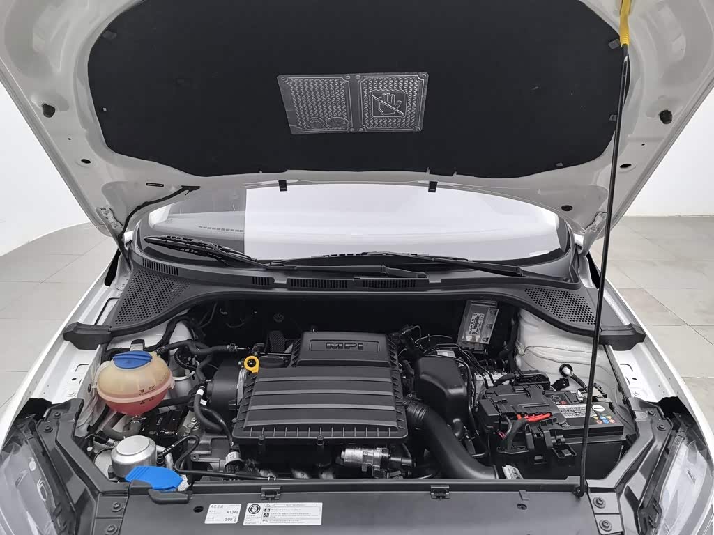 Volkswagen Santana 1.5 л 2022 г. Белый, пробег 30000 км