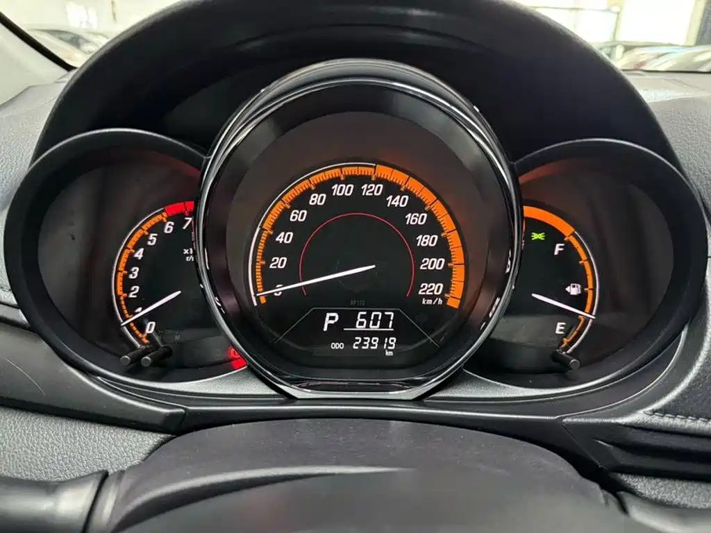 Toyota Yaris L — миниатюра 22