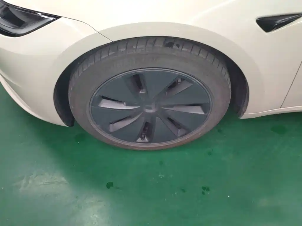 Tesla Model 3 — миниатюра 23