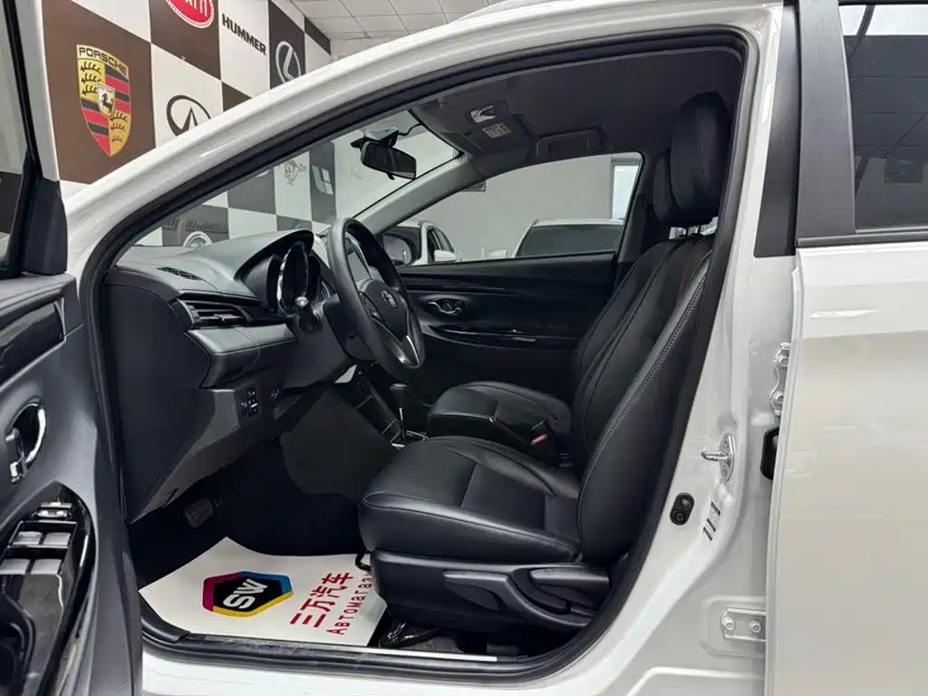 Toyota Yaris L — миниатюра 7