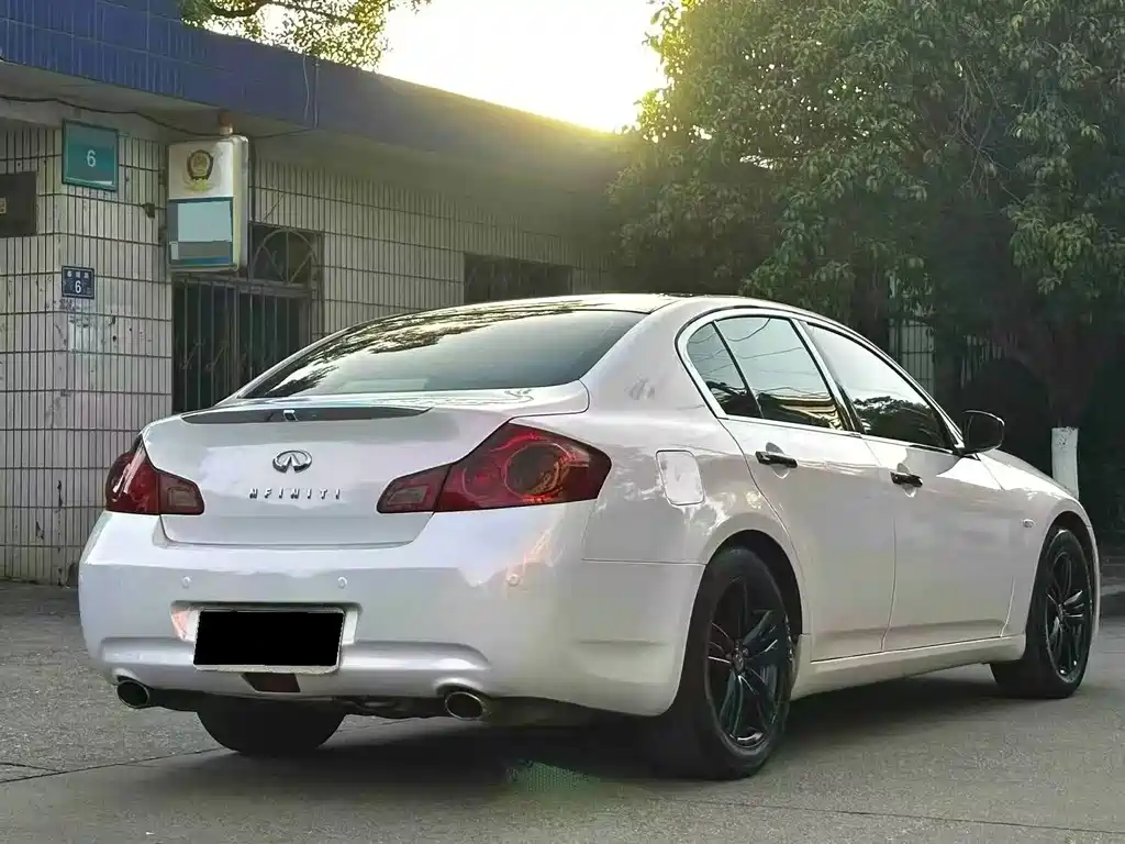 Infiniti G — миниатюра 6