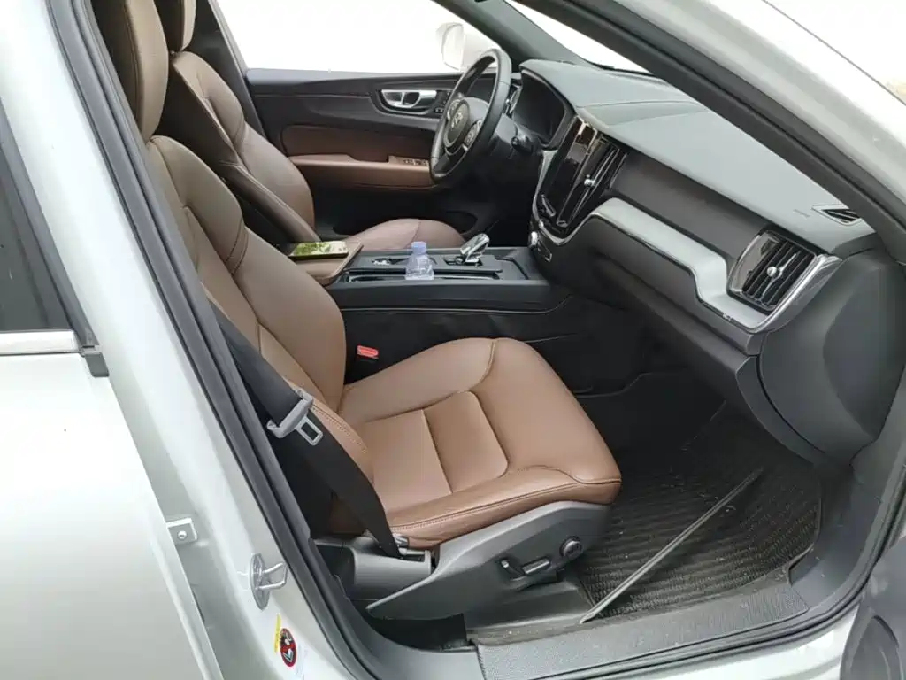 Volvo XC60 — миниатюра 25