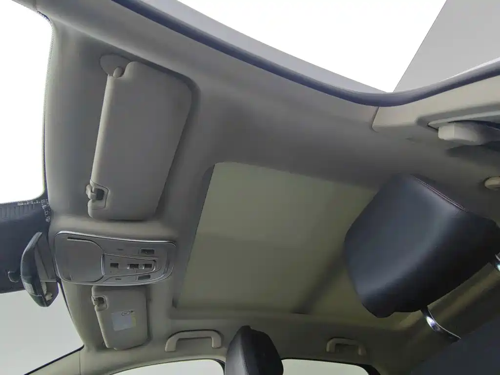 BYD Tang New Energy — миниатюра 14