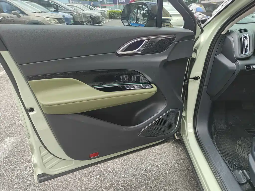 Hongqi Hongqi HS3 — миниатюра 10