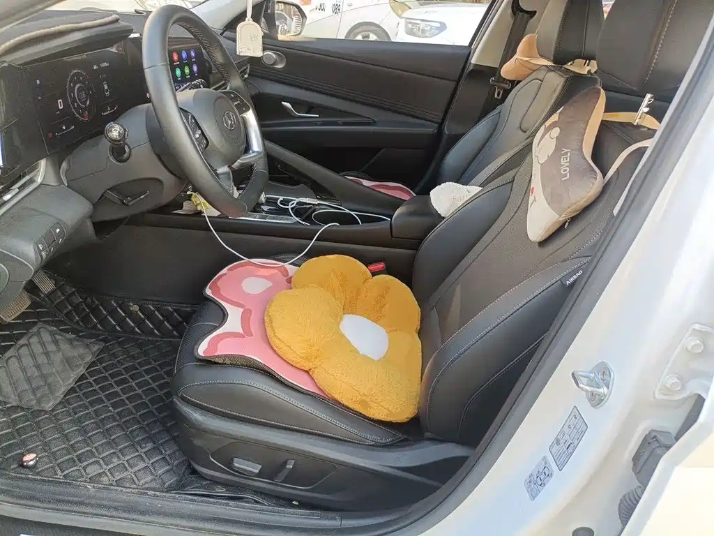Hyundai Elantra — миниатюра 11