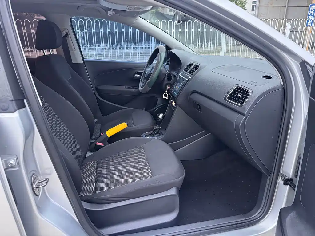 Volkswagen Polo — миниатюра 12