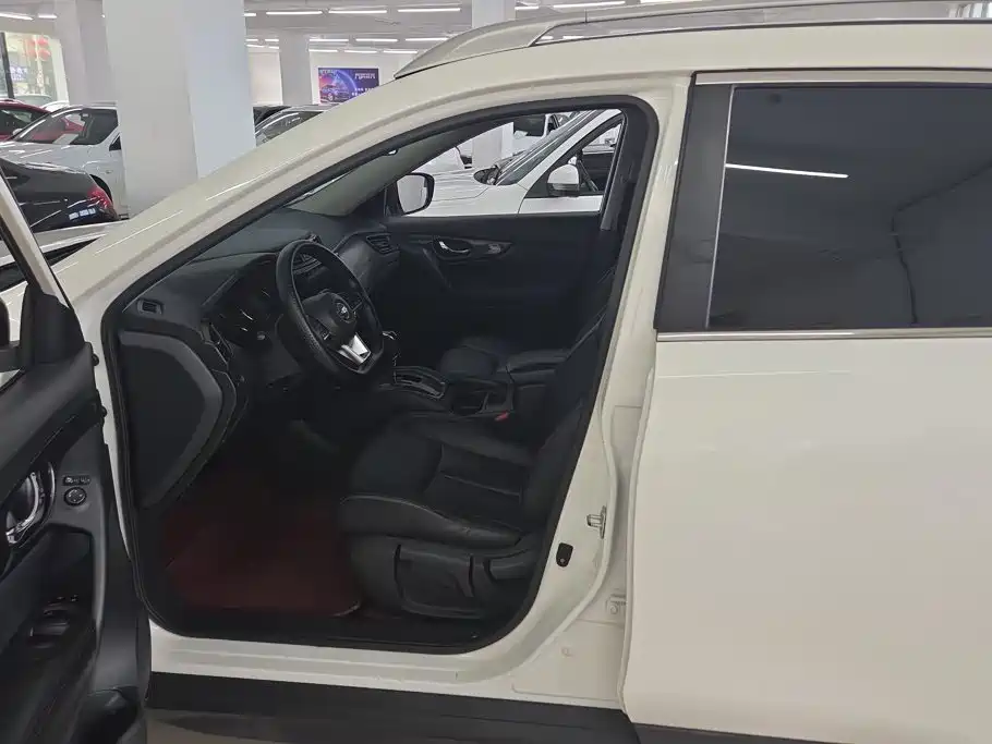 Nissan X-Trail — миниатюра 9