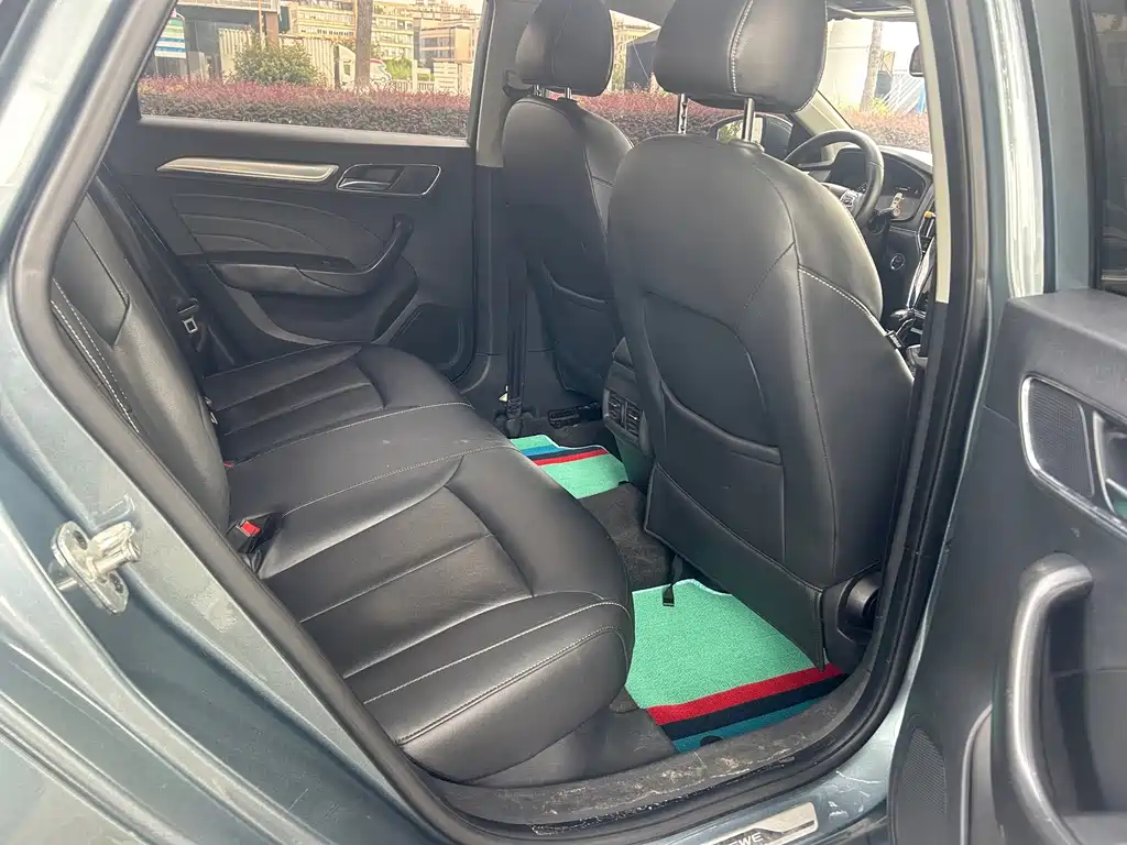 Roewe i6 Classic — миниатюра 5