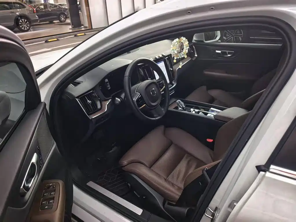 Volvo S60 — миниатюра 4