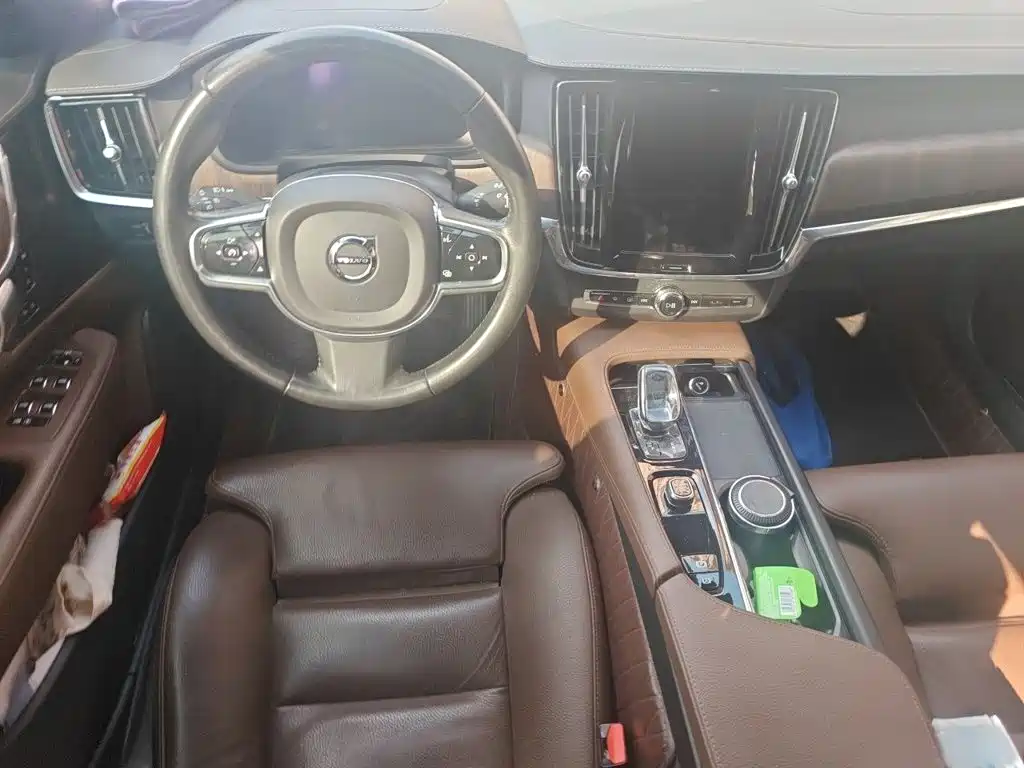 Volvo S90 — миниатюра 13