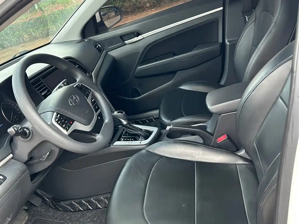 Hyundai Elantra — миниатюра 4