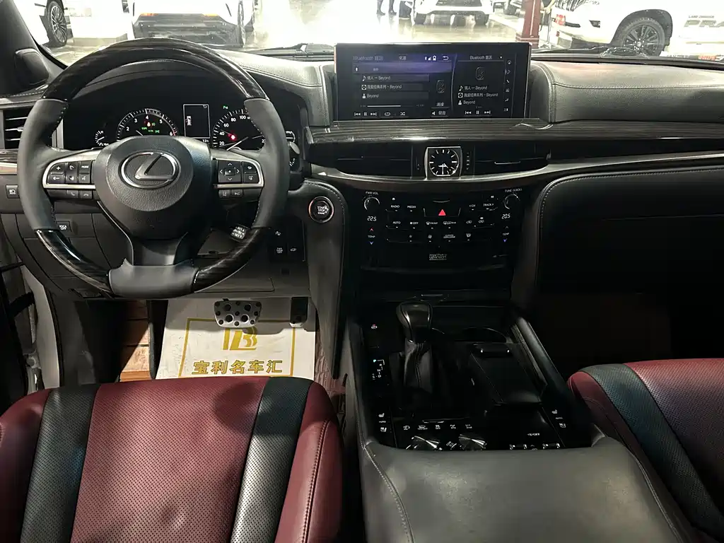 LEXUS  LX