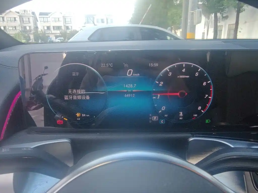 Mercedes-Benz GLB — миниатюра 7