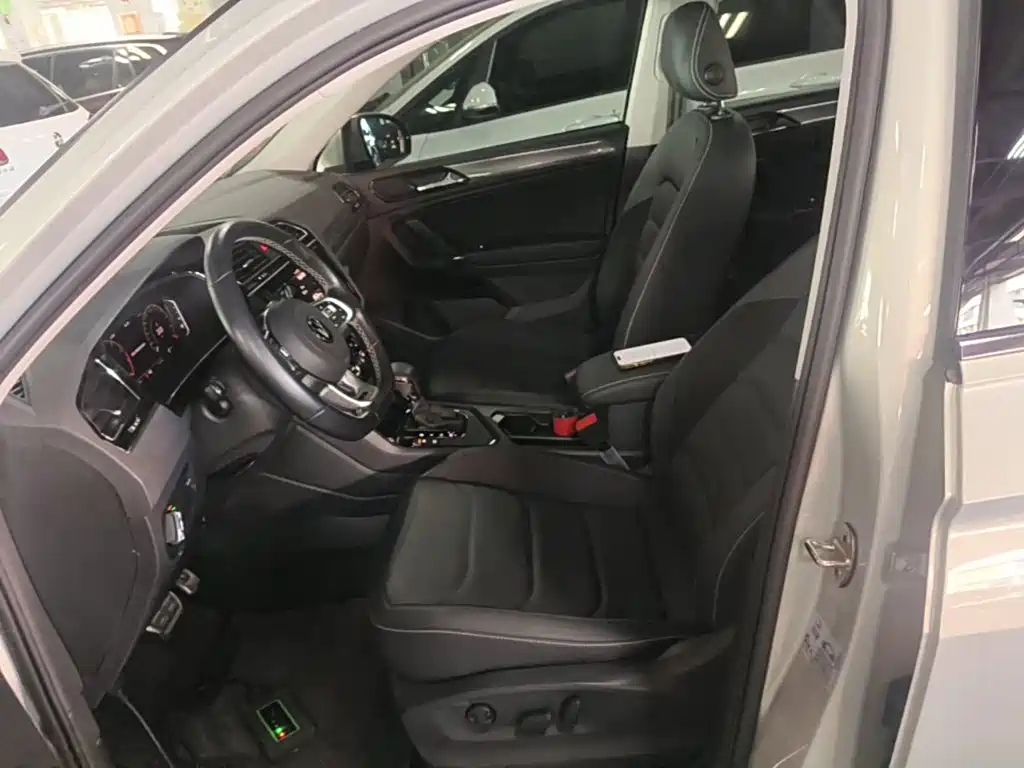 Volkswagen Tiguan L — миниатюра 15