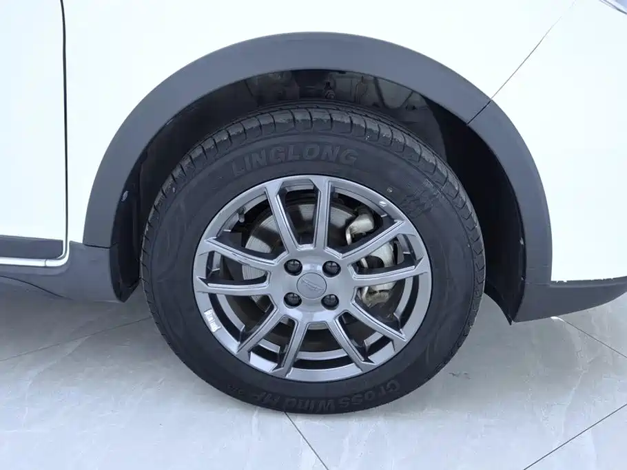 Geely Vision X3 — миниатюра 6