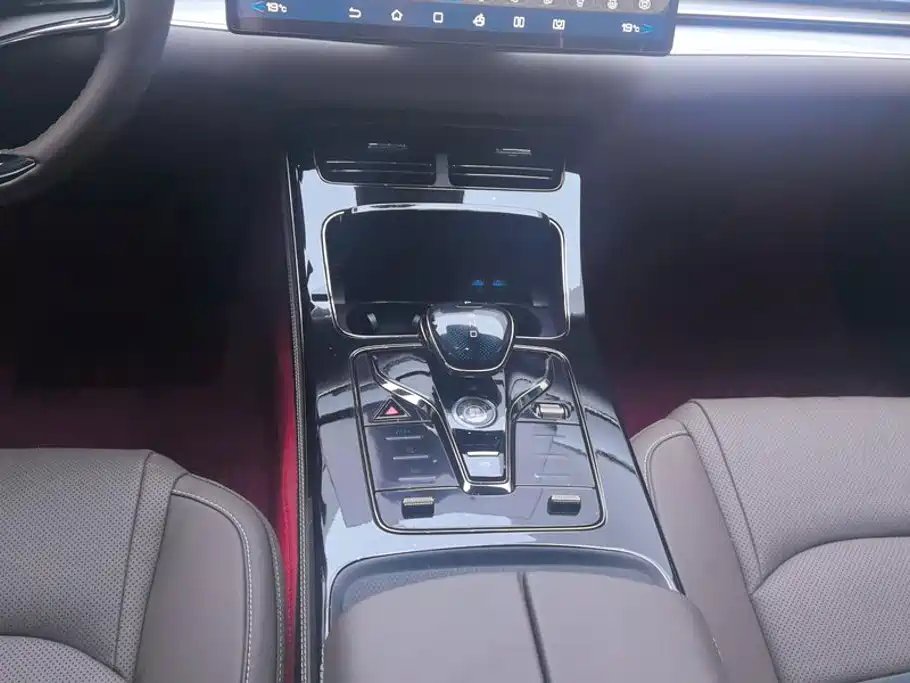 BYD Han — миниатюра 16