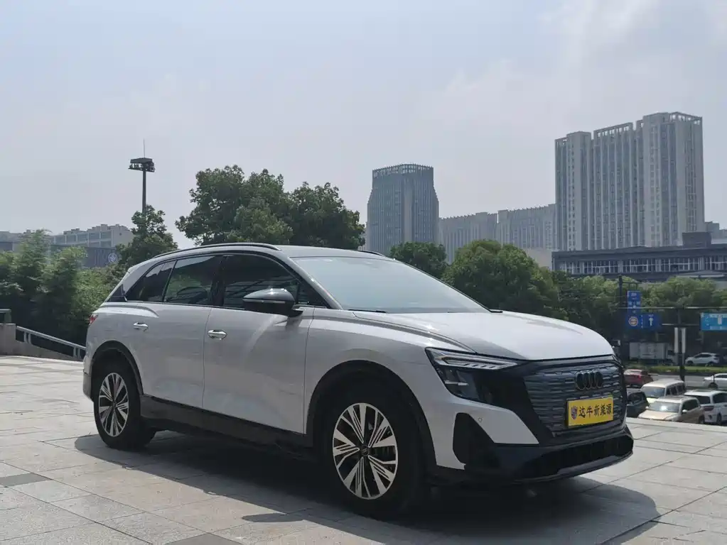Audi Q5 e-tron — миниатюра 7