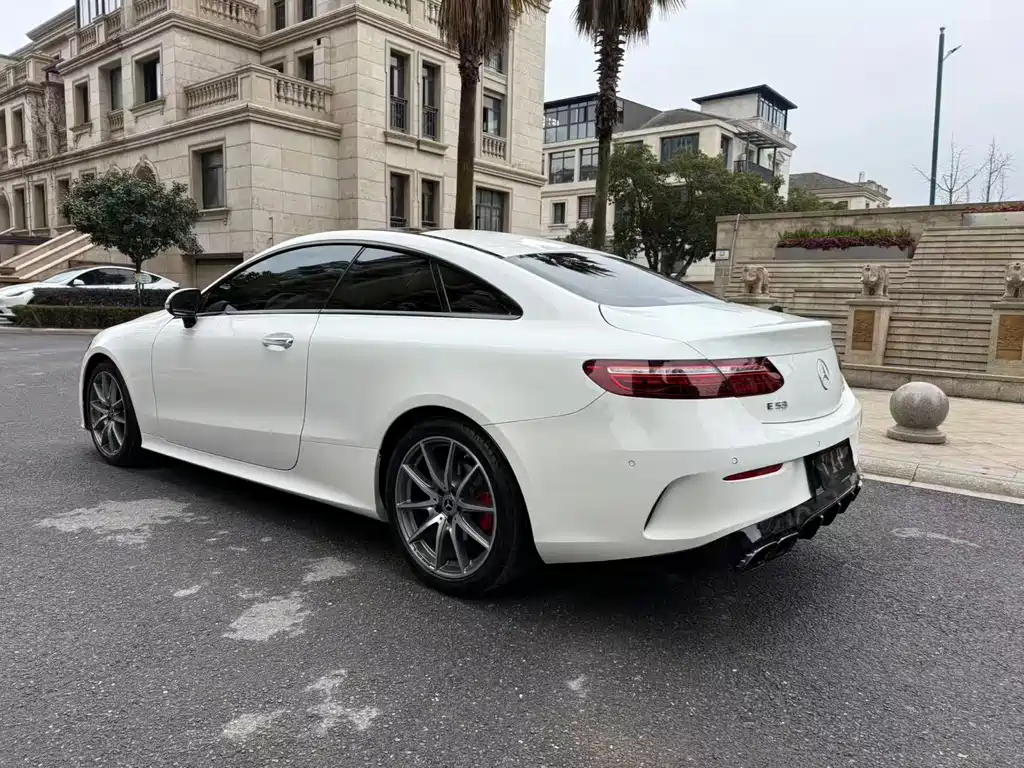 MERCEDES-BENZ E CLASS