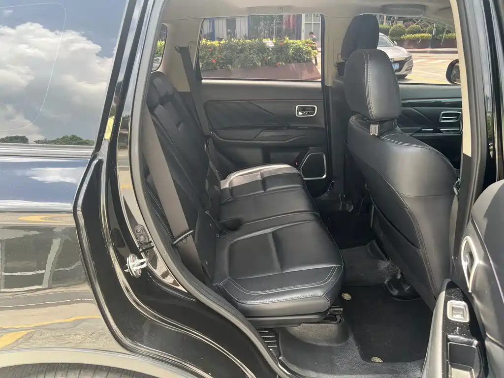 Mitsubishi Outlander 2.0L 2WD Enjoy Edition 7 seats China VI, фото 9