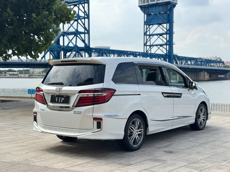 Honda Elysion — миниатюра 9
