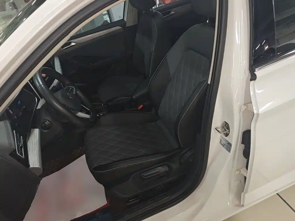 Volkswagen Sagitar — миниатюра 15