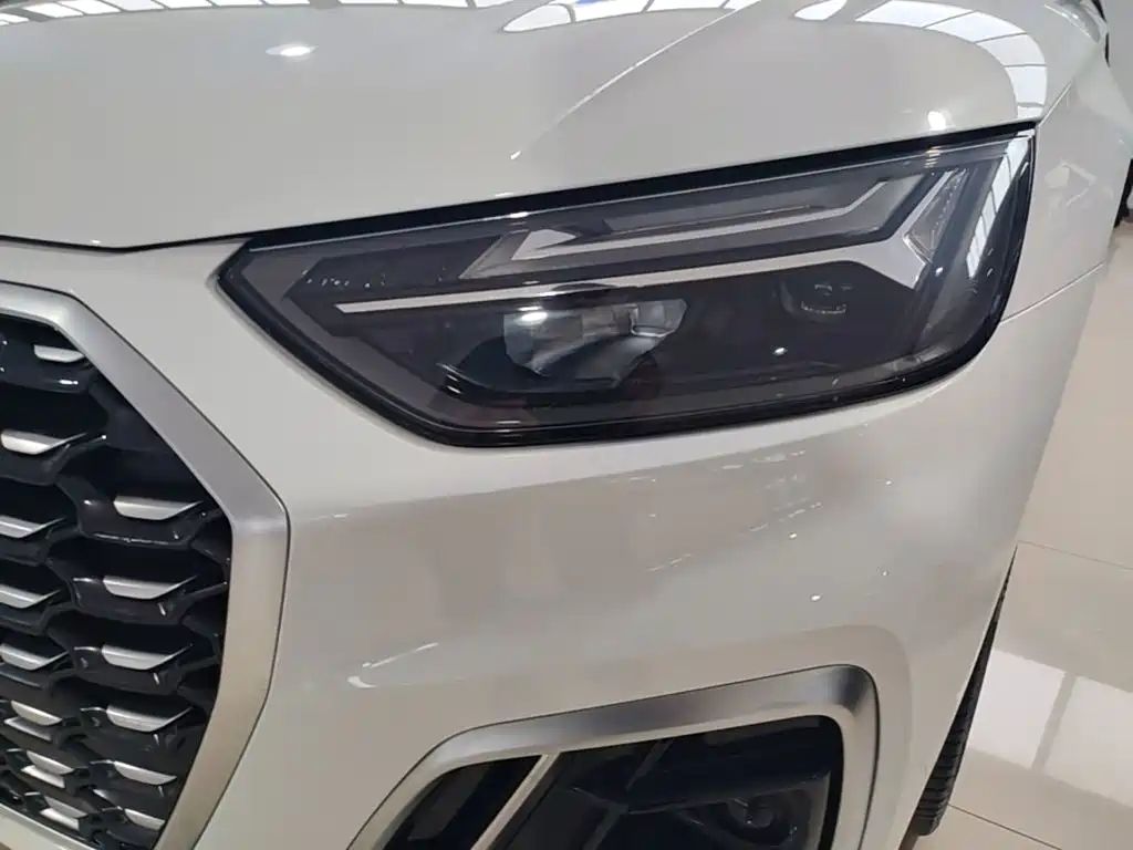 Audi Q5L Sportback — миниатюра 24