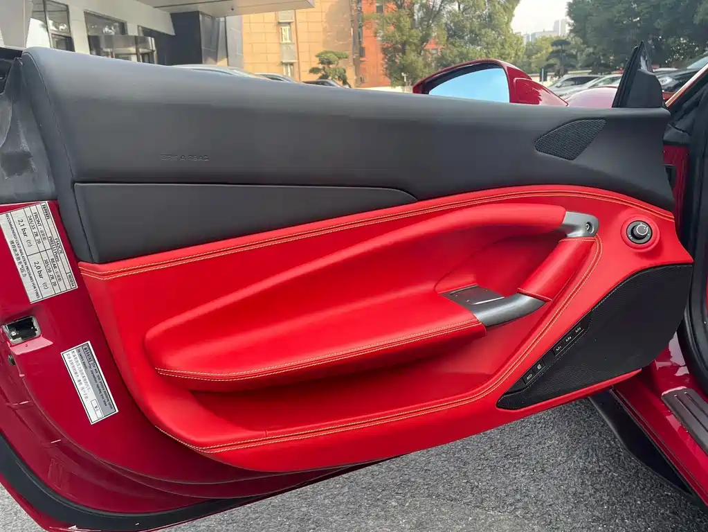Ferrari F8 — миниатюра 8