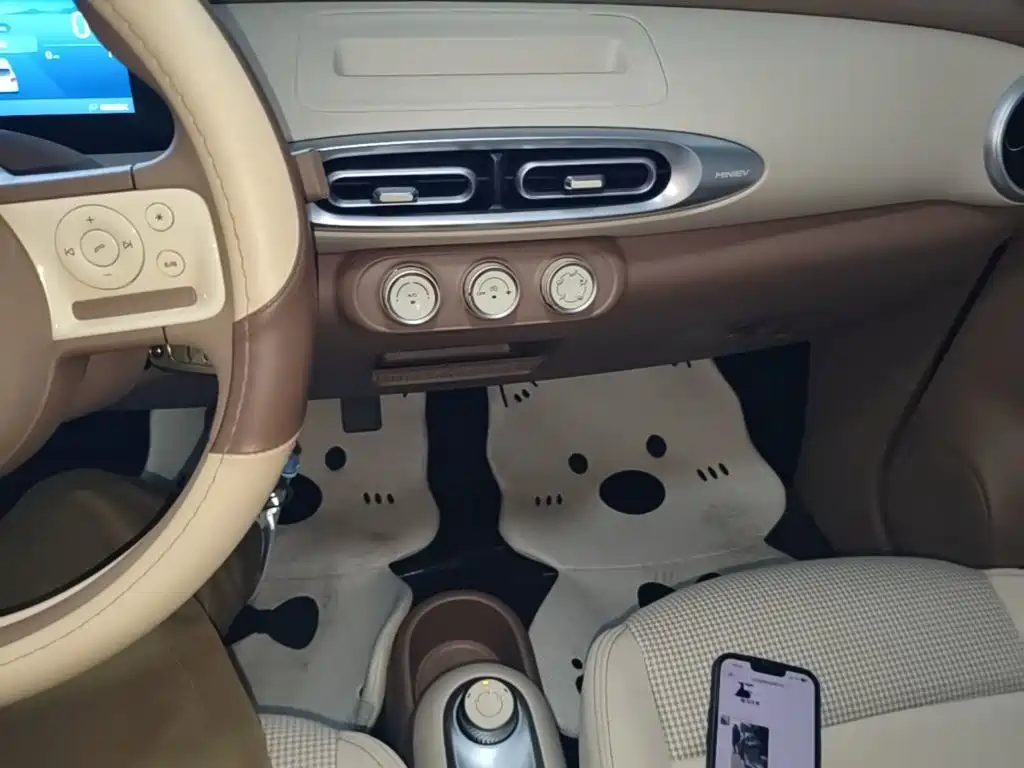 Wuling MINIEV — миниатюра 13