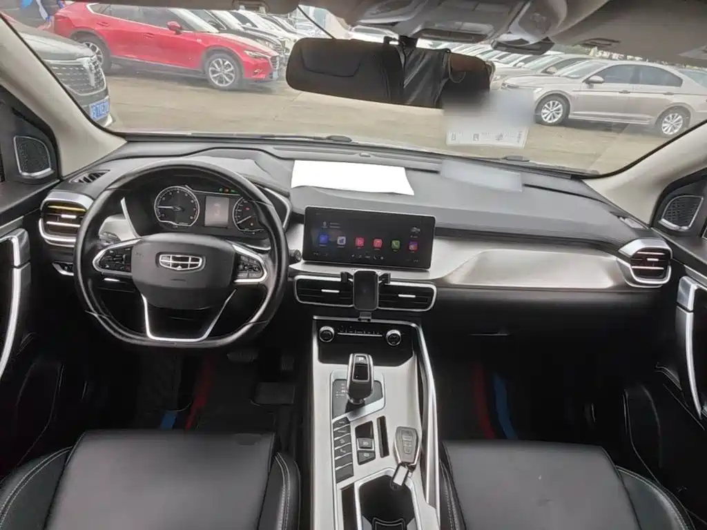 Geely Binyue — миниатюра 10