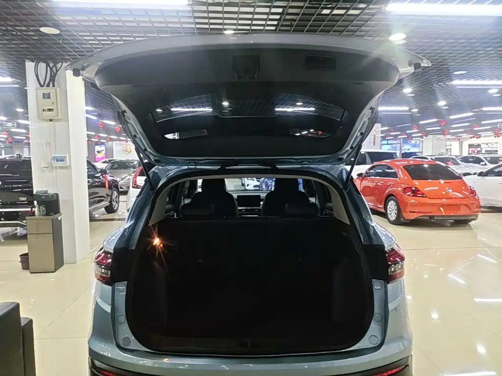 Geely Binyue — миниатюра 19