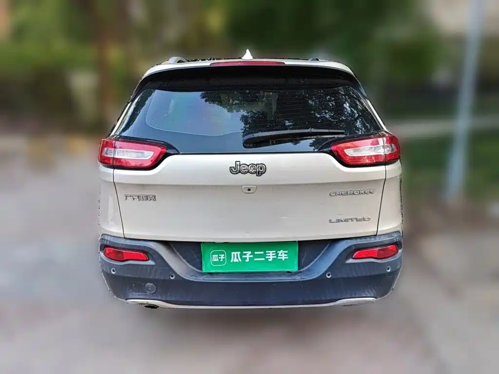 Jeep Cherokee — миниатюра 3
