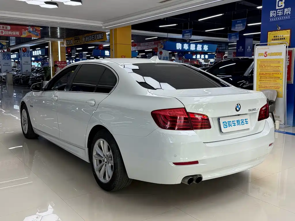 BMW 5 Series — миниатюра 13