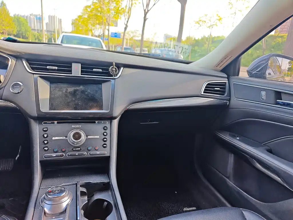 Ford Taurus — миниатюра 13