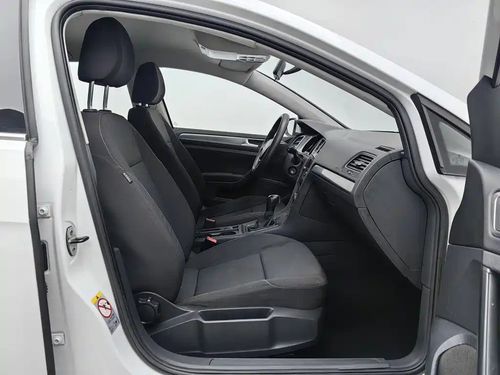Volkswagen Golf — миниатюра 23