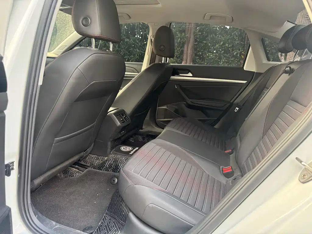Volkswagen Lavida — миниатюра 5