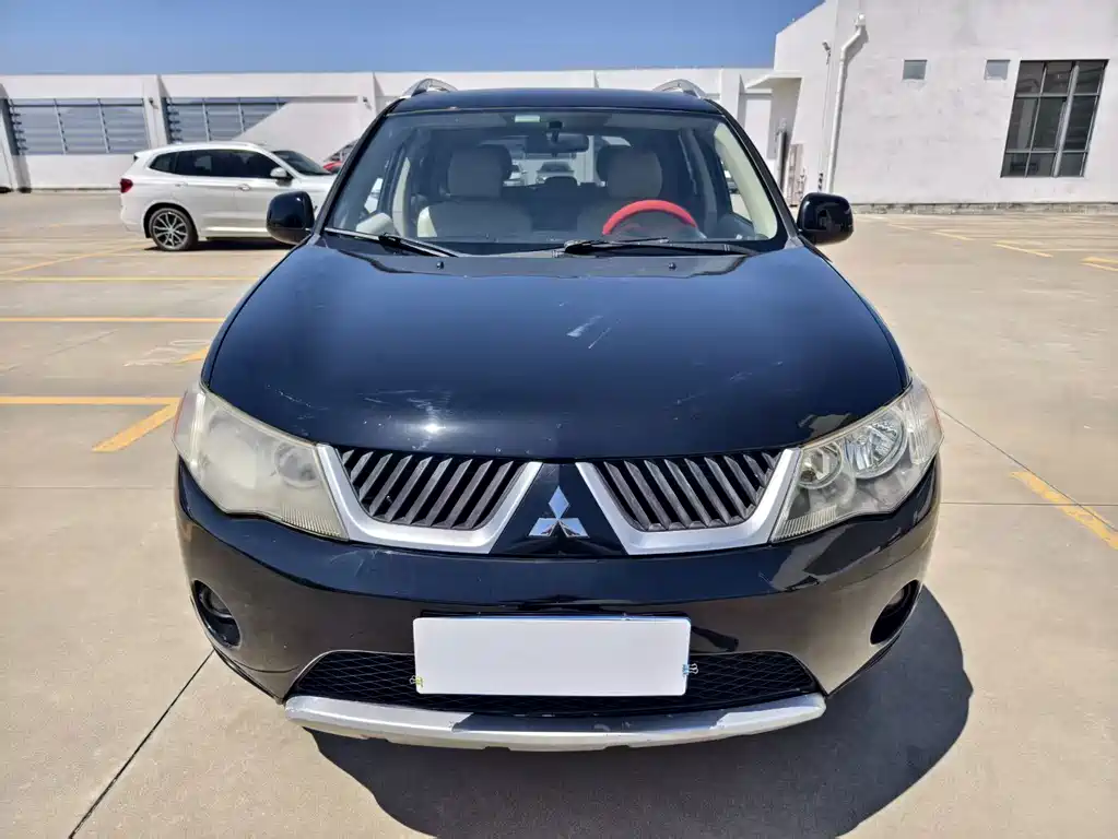 Mitsubishi Outlander (Import) — миниатюра 2